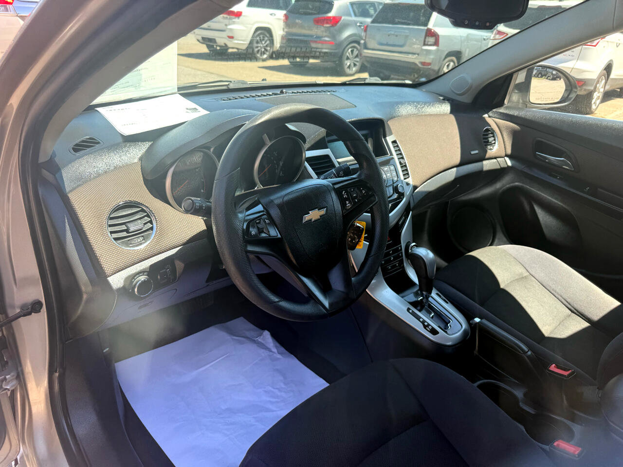 Used 2015 Chevrolet Cruze LT image 20