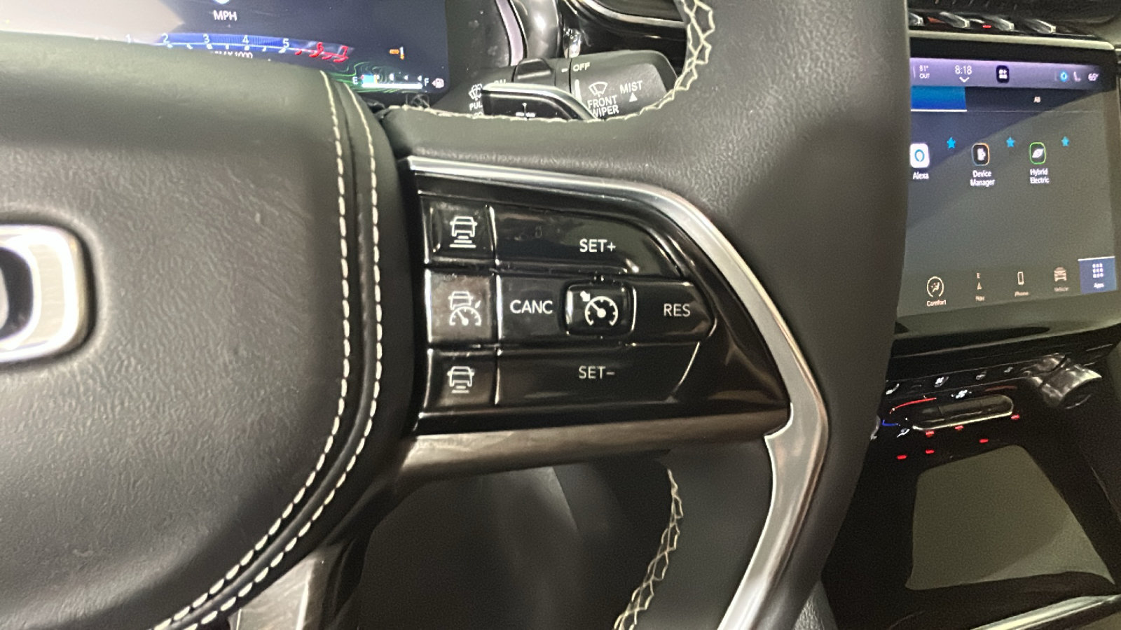 Used 2023 Jeep Grand Cherokee Overland AWD/4WD image 19