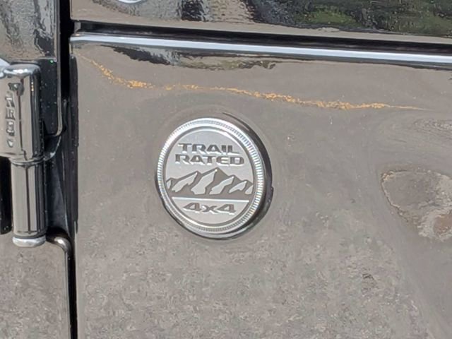 Used 2025 Jeep Wrangler Unlimited Sahara AWD/4WD image 11