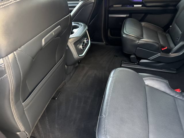 Used 2025 Ford Expedition Platinum AWD/4WD image 17