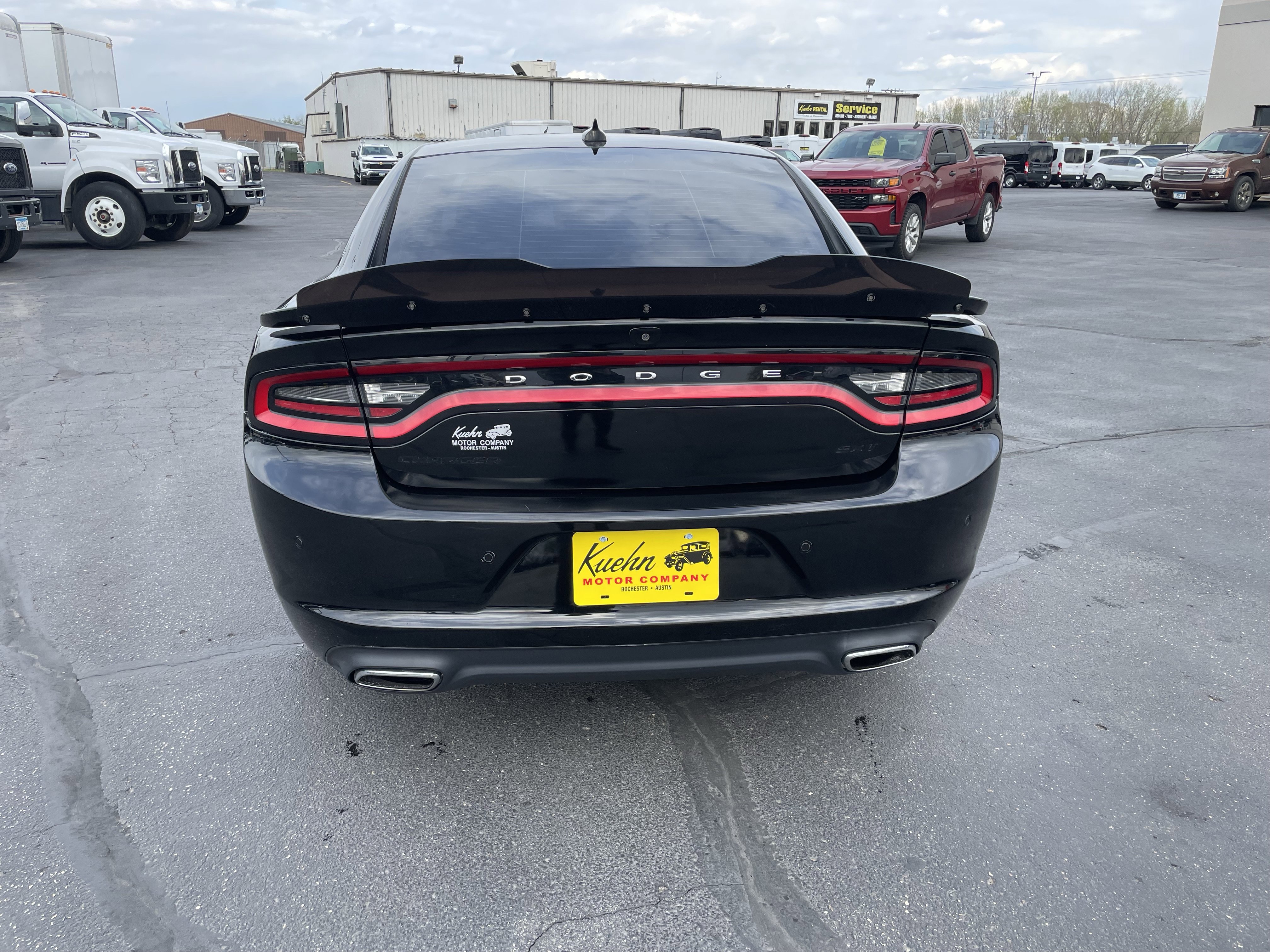 Used 2018 Dodge Charger SXT Plus RWD image 3