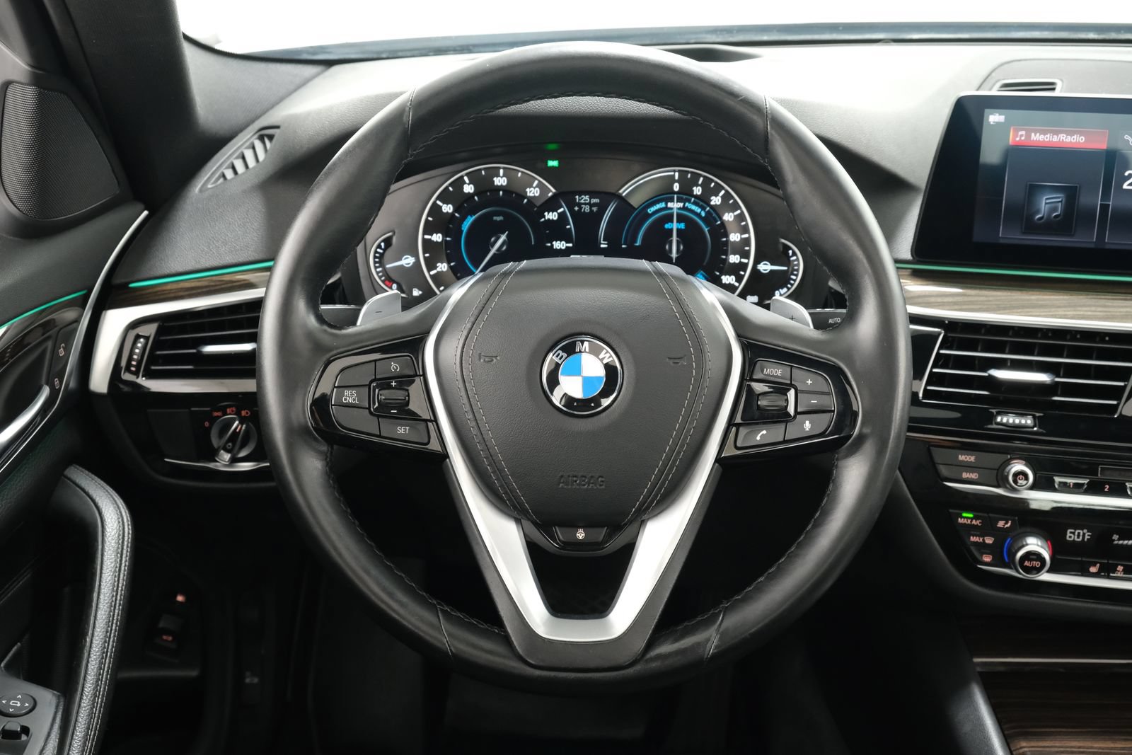 Used 2019 BMW 530e xDrive w/ Premium Package AWD/4WD image 13
