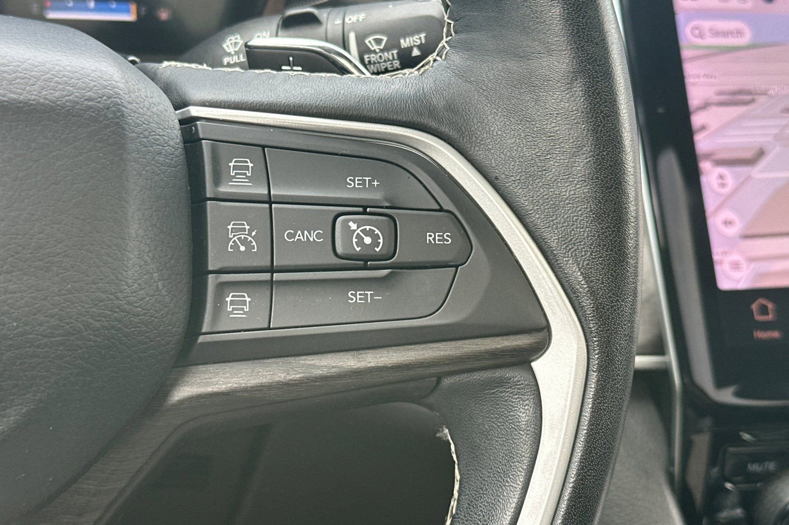 Used 2021 Jeep Grand Cherokee L Limited AWD/4WD image 36