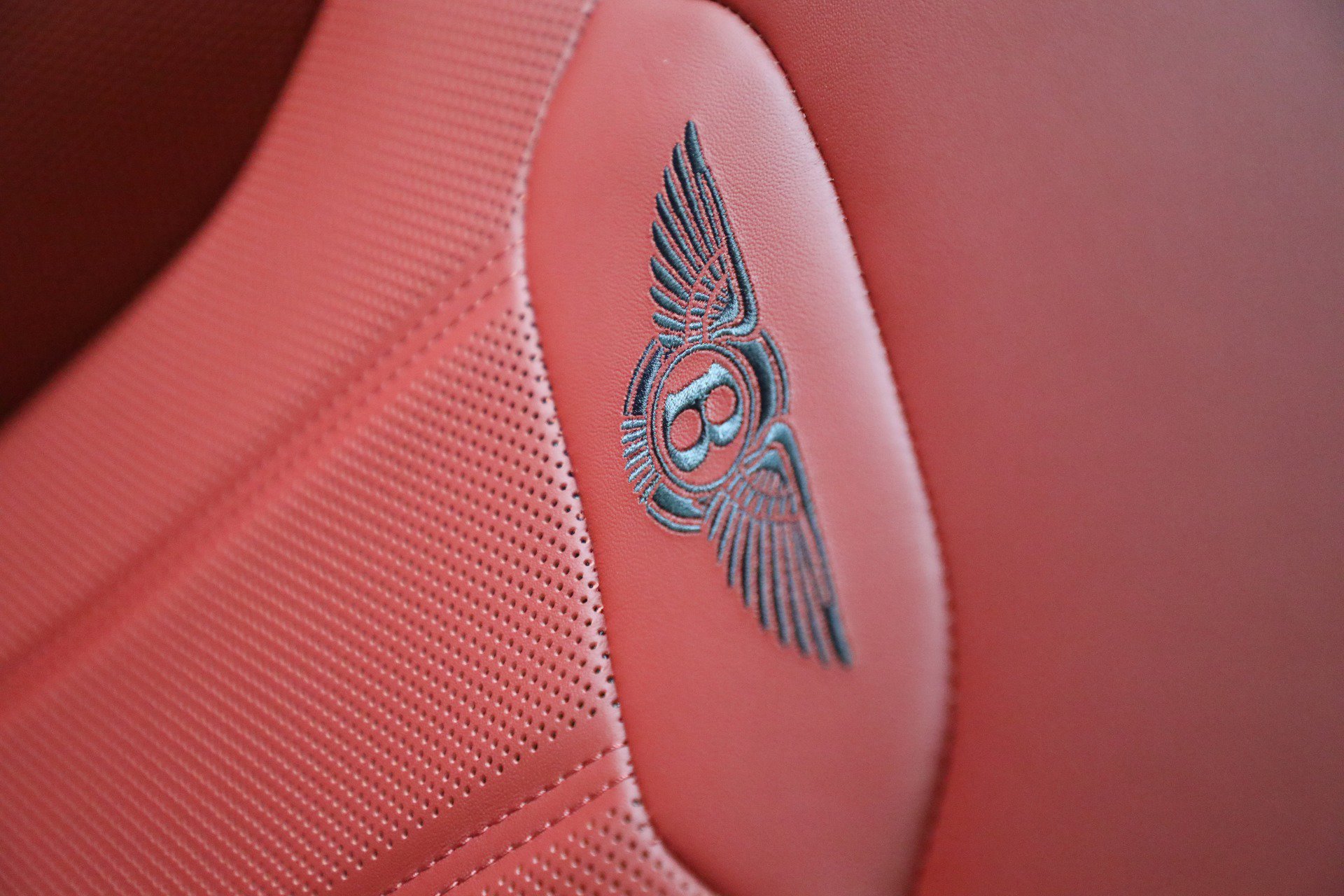 New 2025 Bentley Bentayga image 41