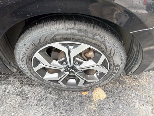 Used 2020 Kia Forte LXS FWD image 6