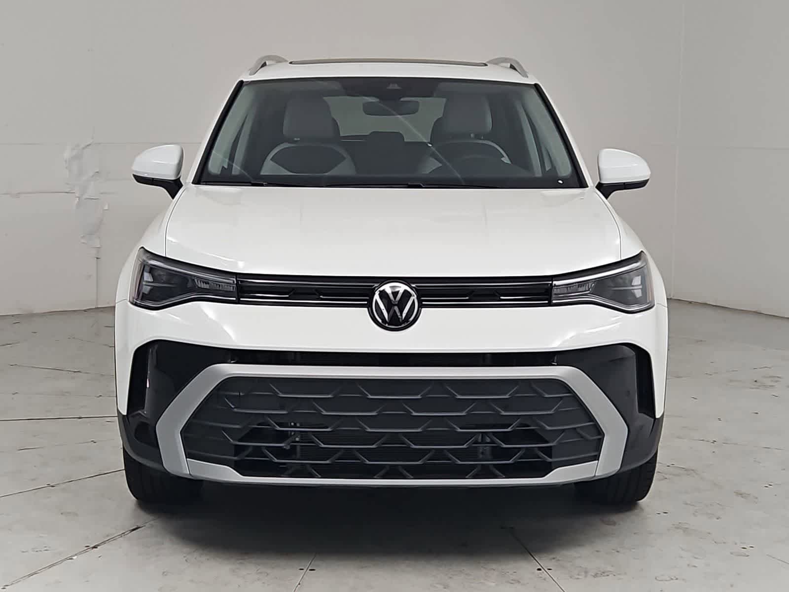 New 2026 Volkswagen Taos SE FWD image 9