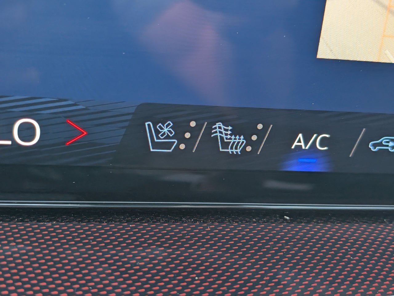 Used 2026 Chevrolet Traverse RS w/ LPO, Floor Liner Package FWD image 16