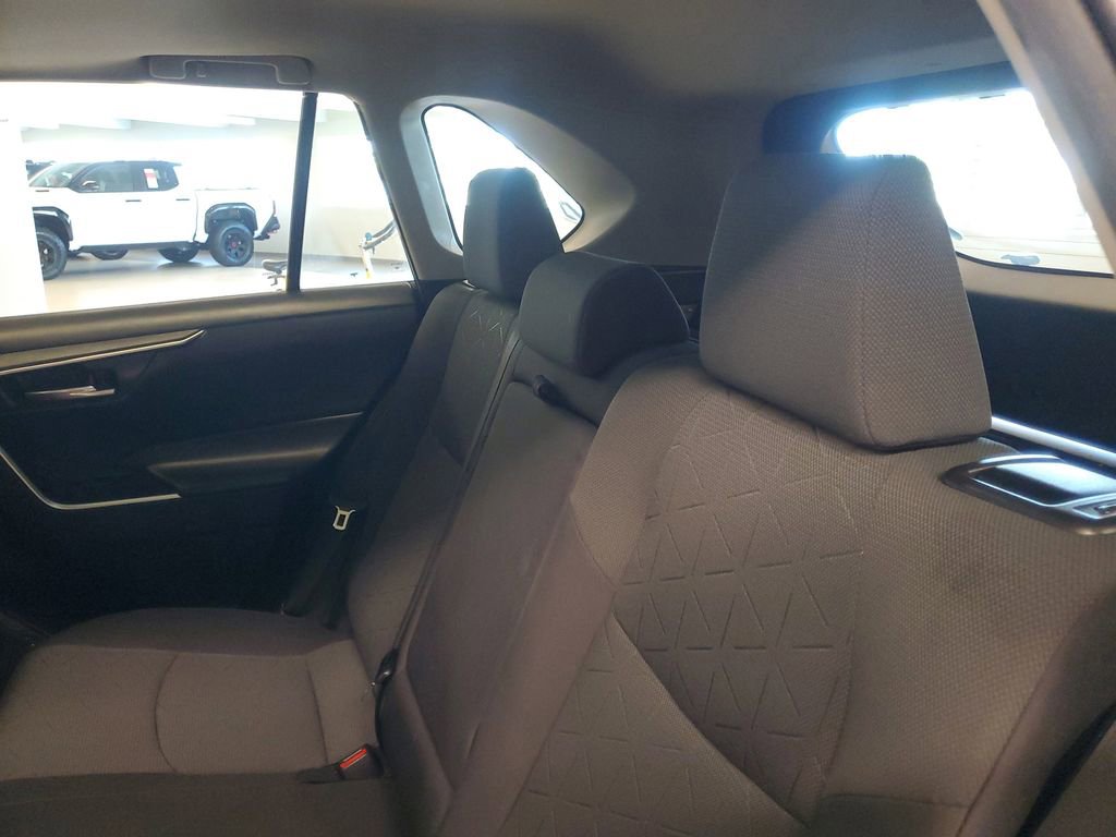 Used 2021 Toyota RAV4 XLE w/ Convenience Package image 13