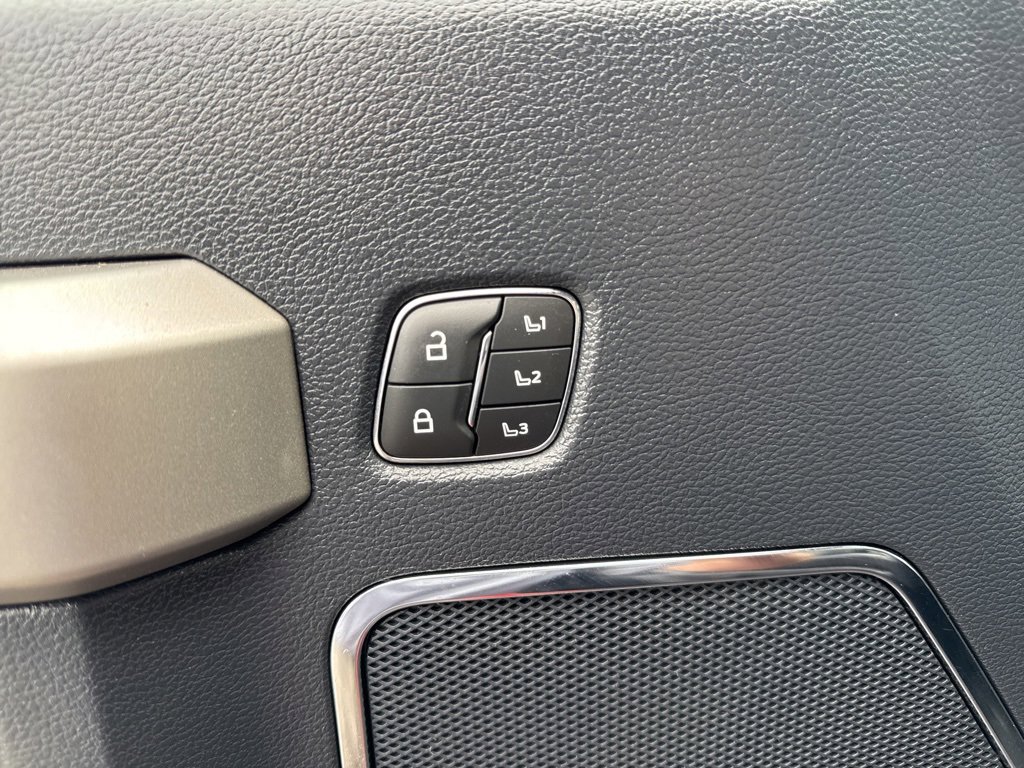 Used 2022 Ford F250 Lariat w/ Tremor Off-Road Package image 40