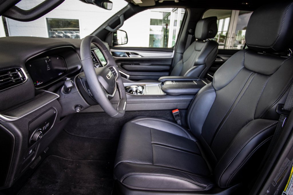 Used 2025 Jeep Wagoneer Series II image 28