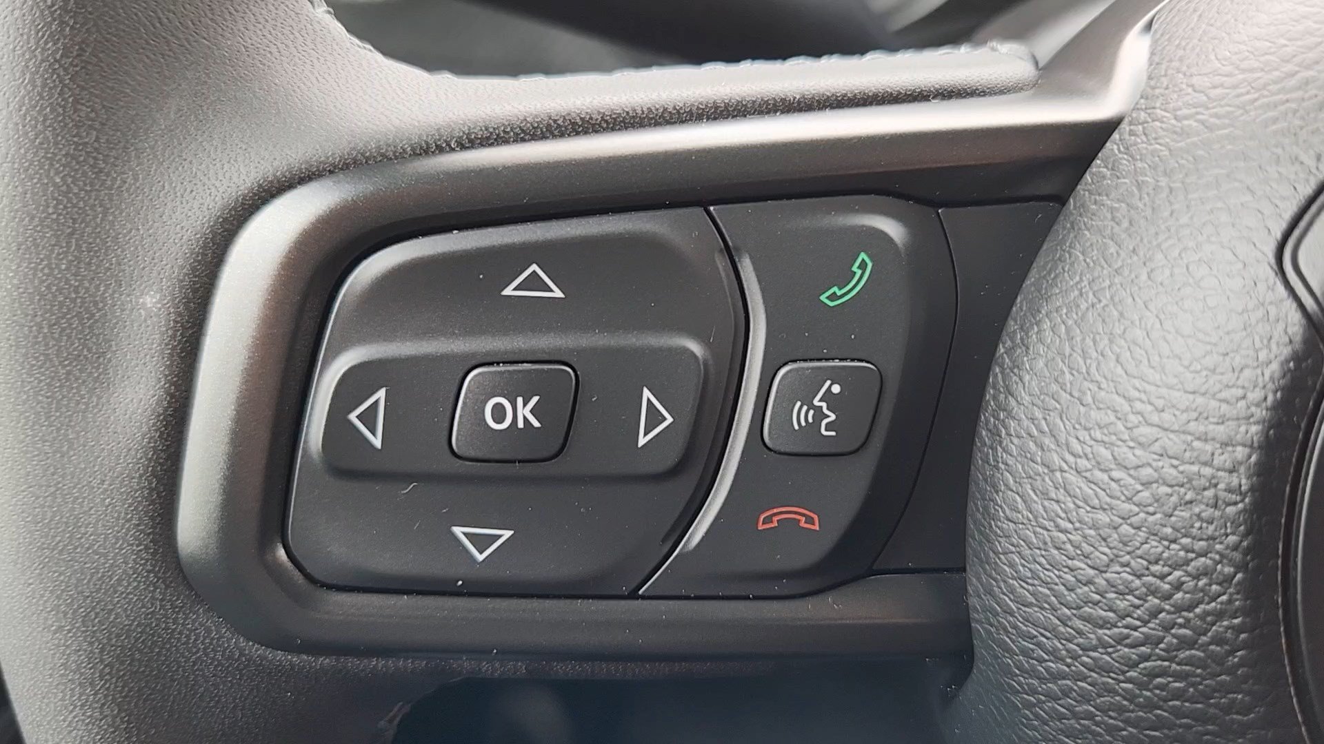 Used 2025 Jeep Wrangler Unlimited Rubicon w/ Convenience Group AWD/4WD image 12