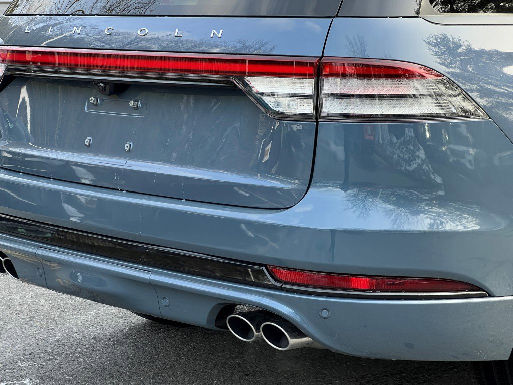 New 2026 Lincoln Aviator AWD w/ Jet Appearance Package image 5