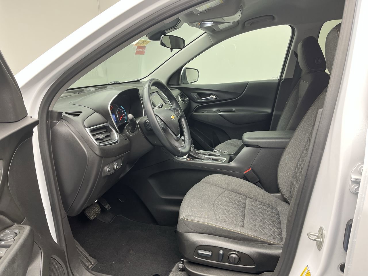 Certified 2023 Chevrolet Equinox LT AWD/4WD image 3