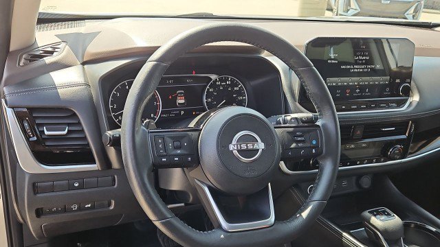 Used 2023 Nissan Rogue SL w/ SL Premium Package FWD image 11