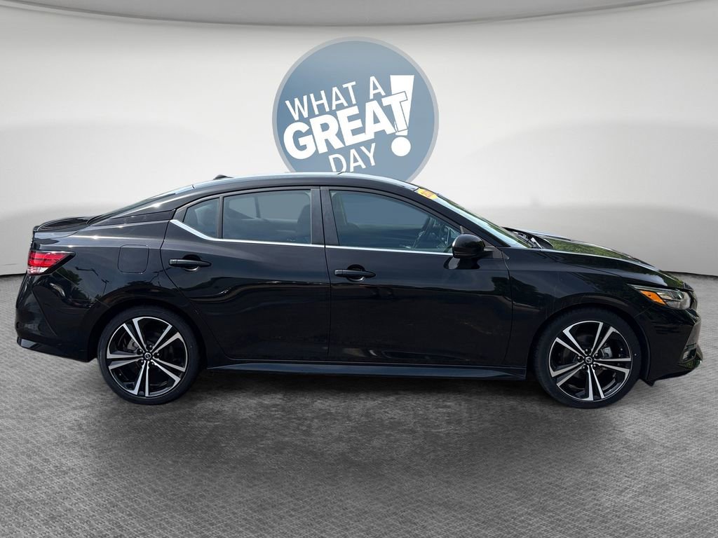Used 2022 Nissan Sentra SR image 2