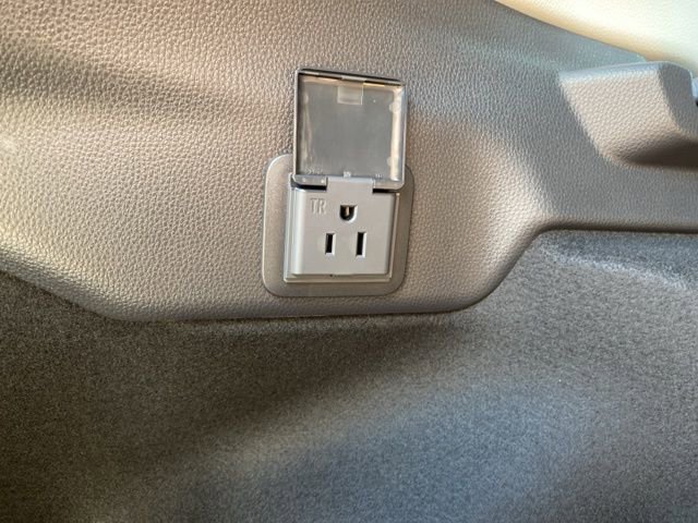New 2025 Toyota Prius Plug-In Hybrid FWD image 74