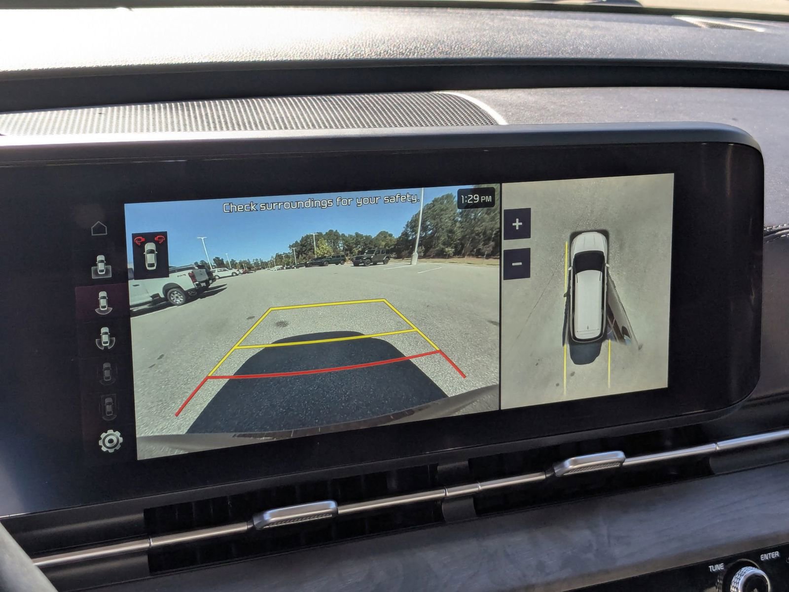 Used 2023 Kia Carnival SX image 26