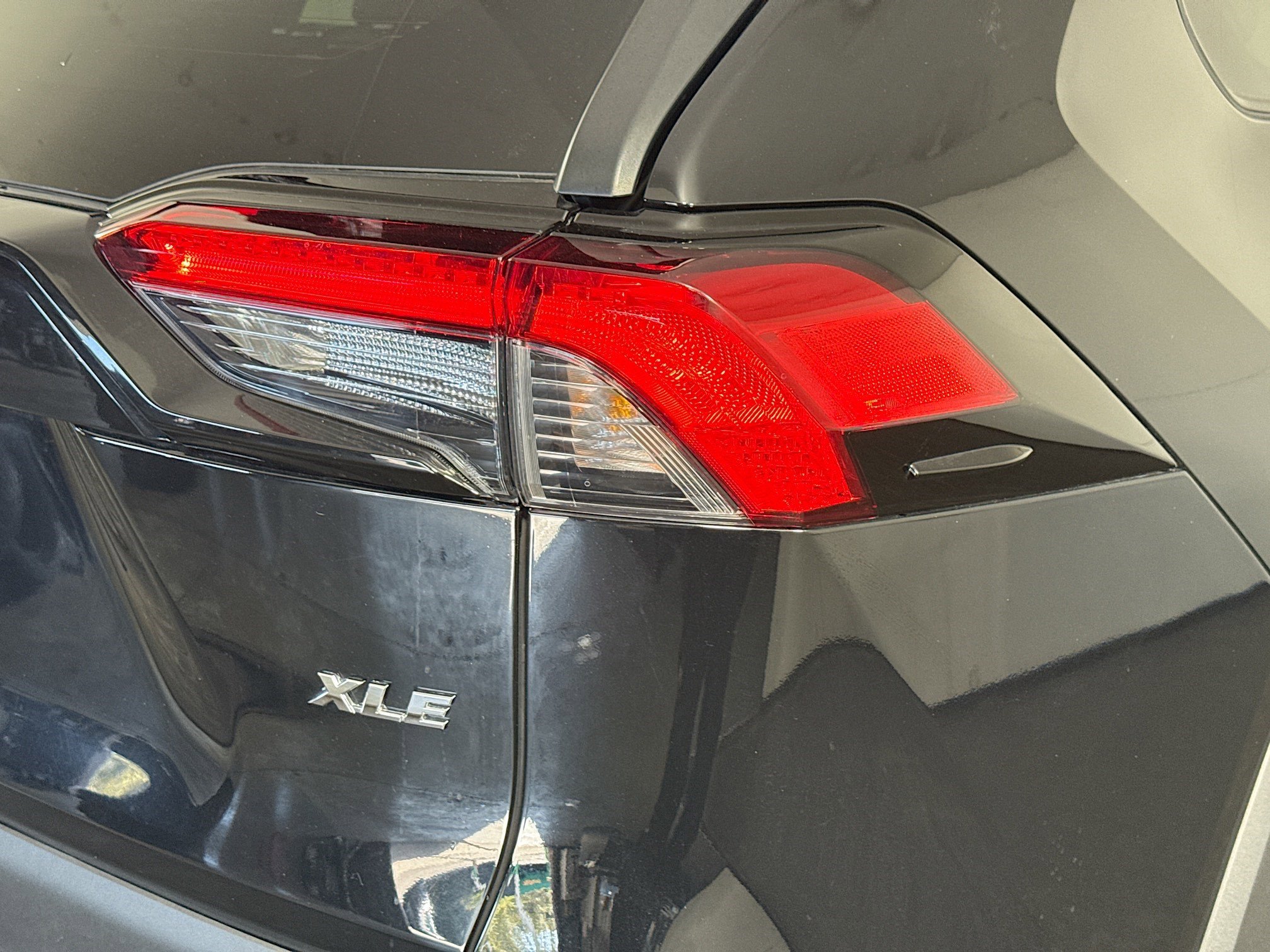 Used 2022 Toyota RAV4 XLE image 34