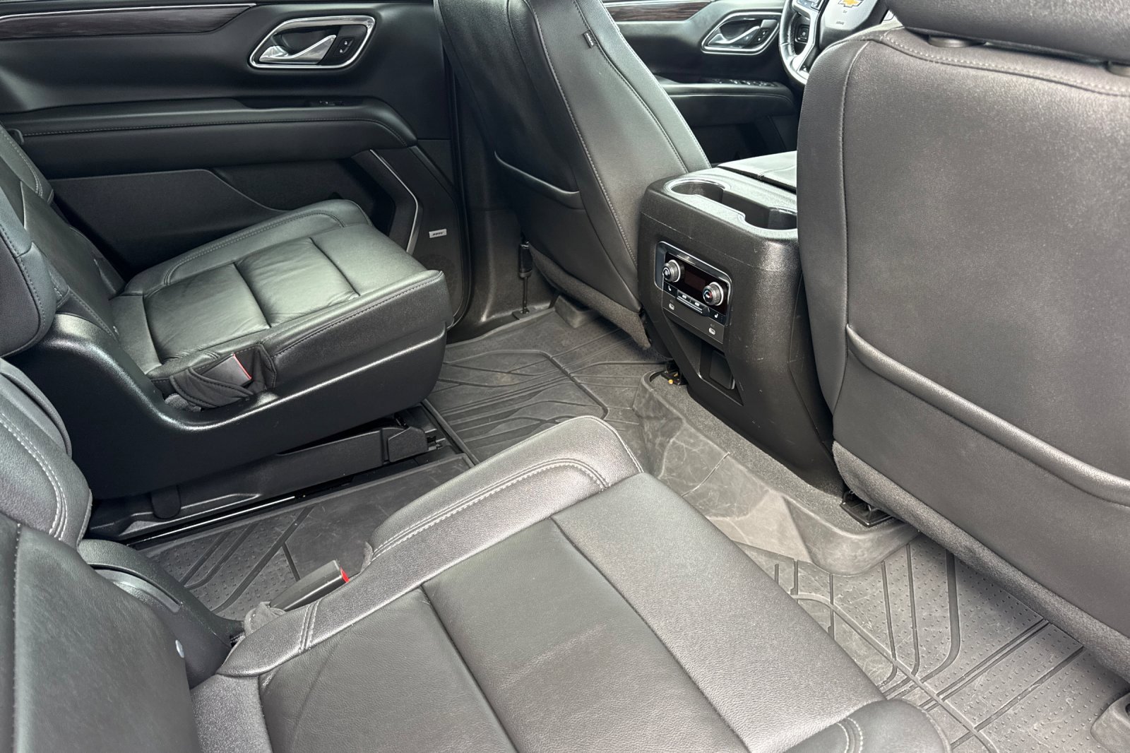 Used 2023 Chevrolet Tahoe LT w/ Luxury Package image 18