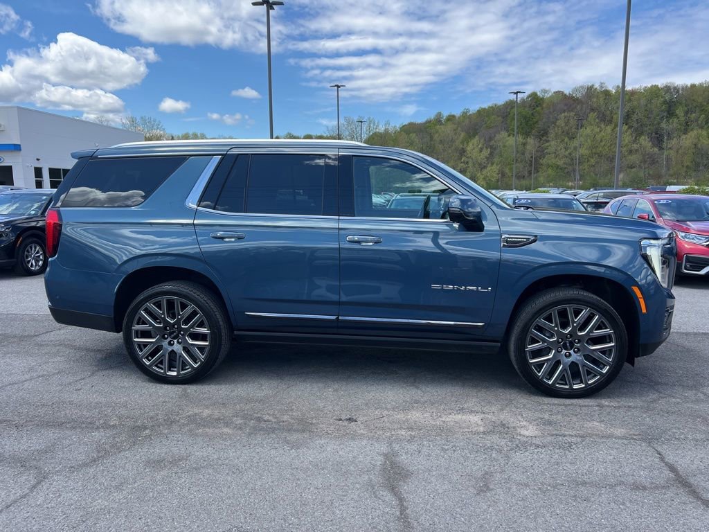 Used 2025 GMC Yukon Denali Ultimate AWD/4WD image 6