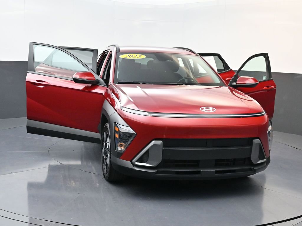 Certified 2025 Hyundai Kona SEL image 29