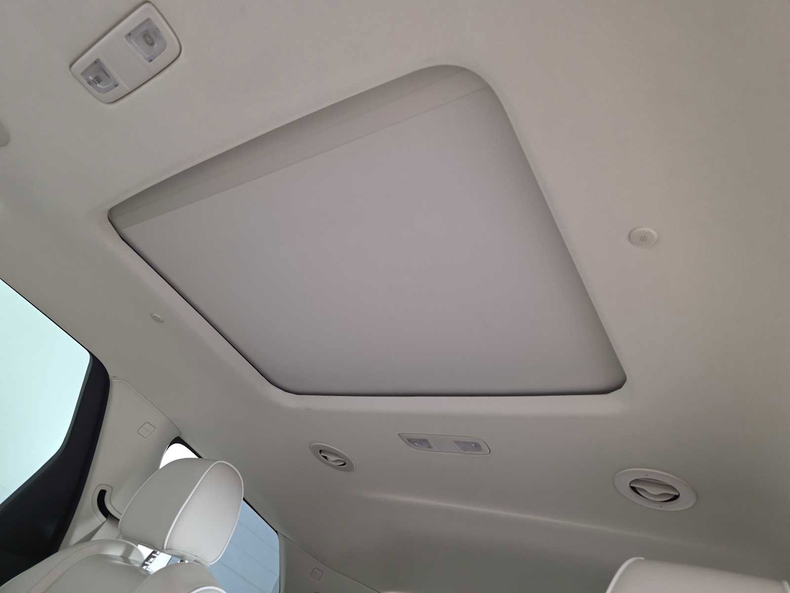 Used 2023 Buick Enclave Avenir w/ Avenir Technology Package image 34