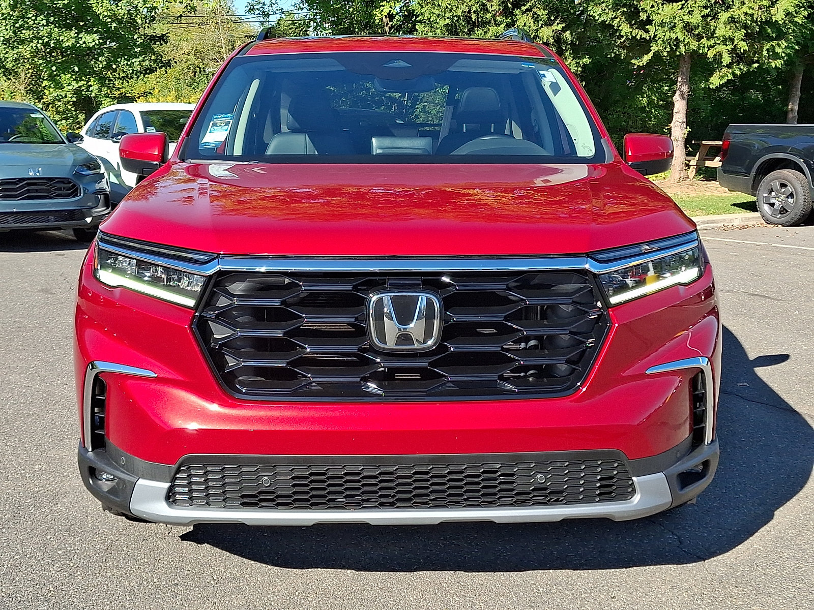 Used 2023 Honda Pilot Touring image 2