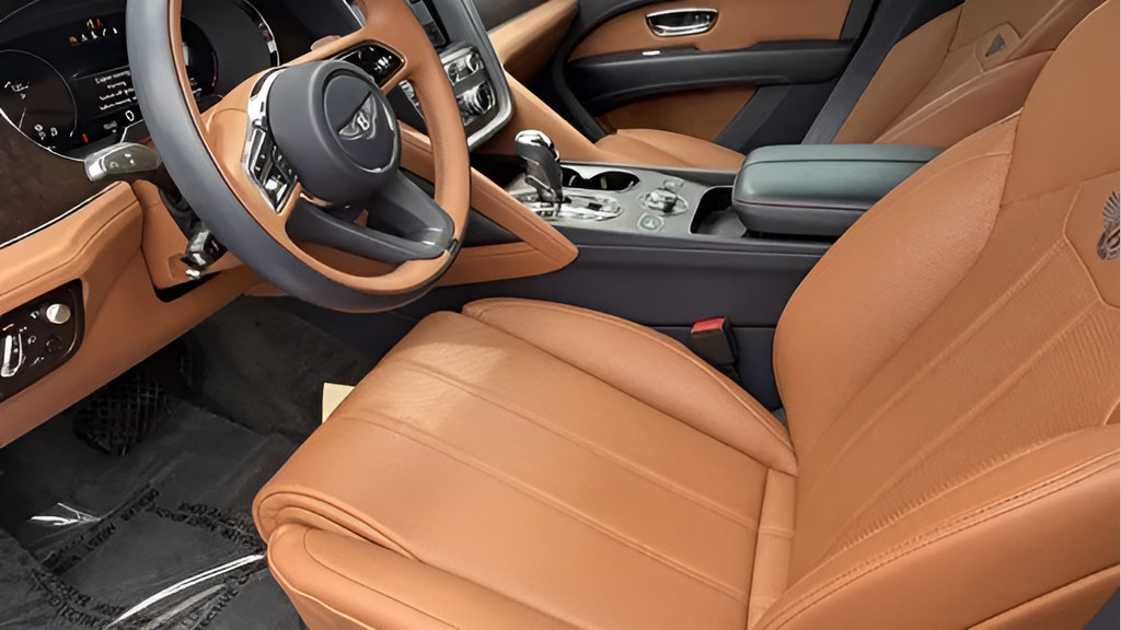 Used 2023 Bentley Bentayga AWD/4WD image 22