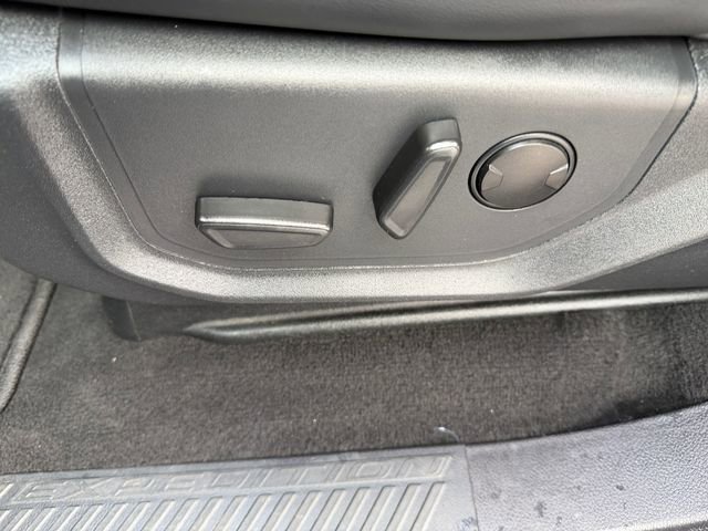 Used 2024 Ford Expedition XLT image 16