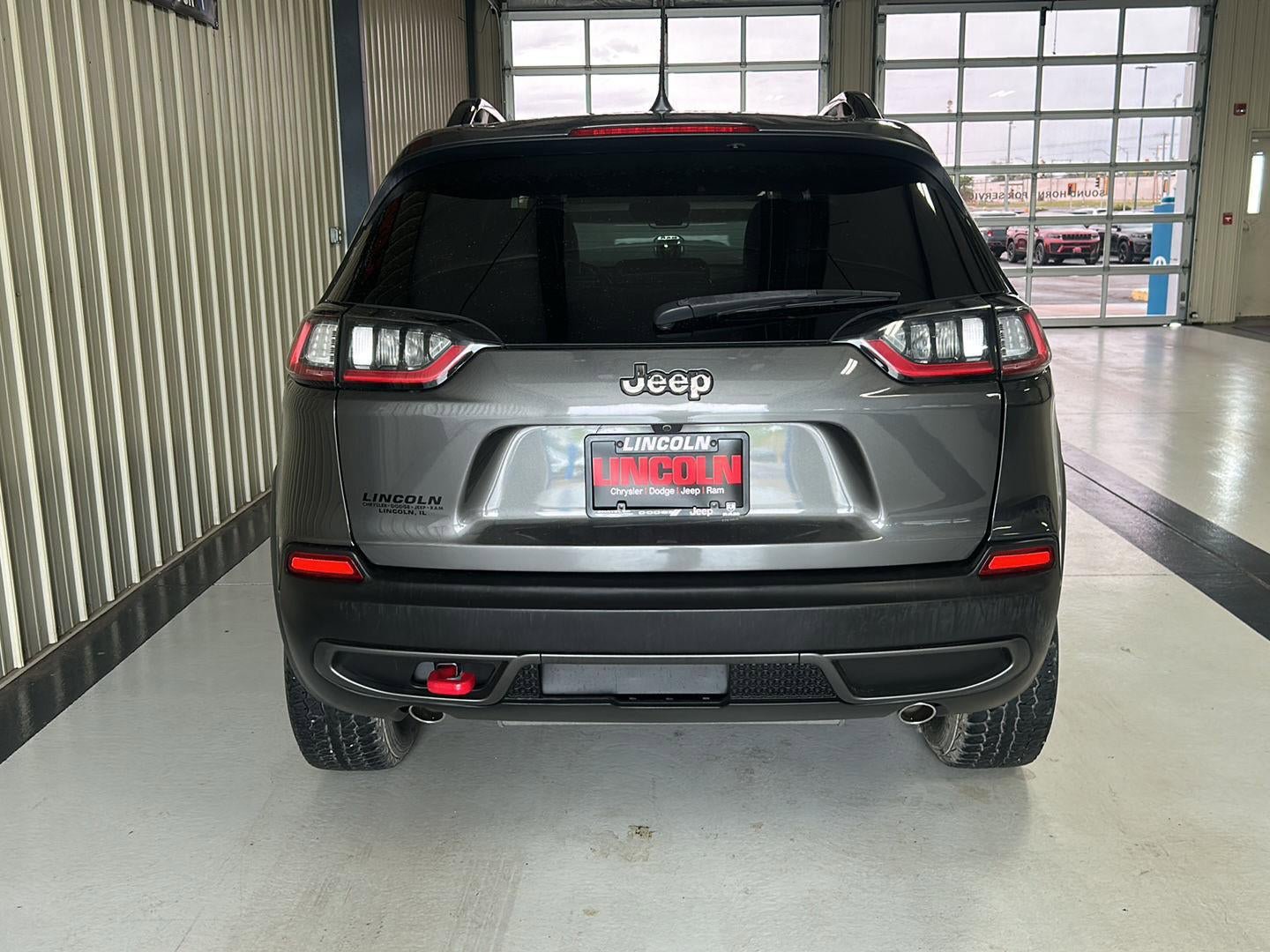 Used 2022 Jeep Cherokee Trailhawk w/ Sun, Sound & Nav Group AWD/4WD image 8