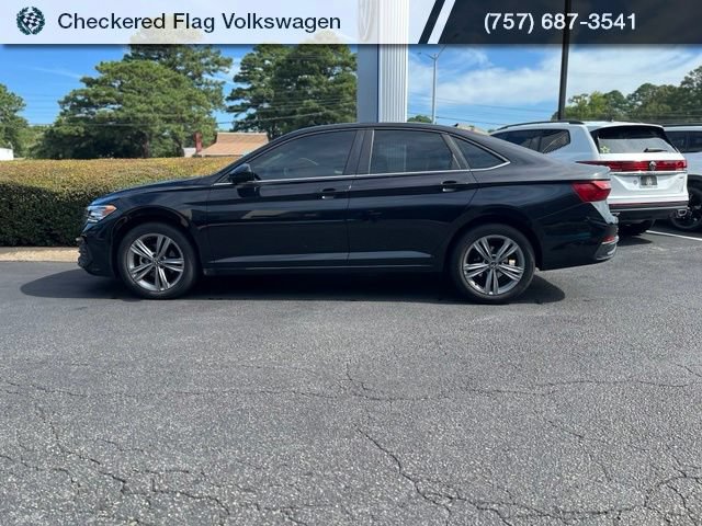 Used 2022 Volkswagen Jetta SE FWD image 4