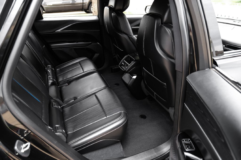 Used 2024 Cadillac Lyriq Luxury RWD image 35