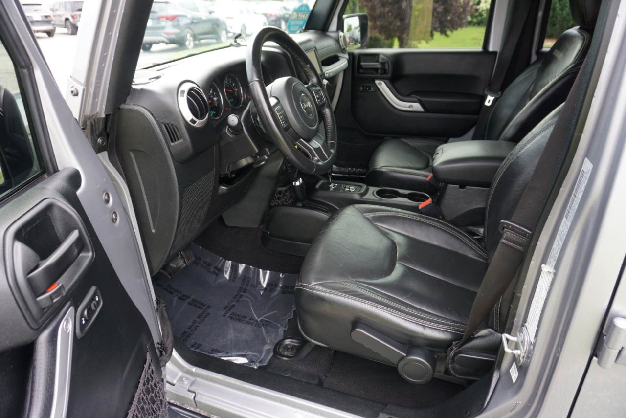 Used 2018 Jeep Wrangler Unlimited Sahara AWD/4WD image 7
