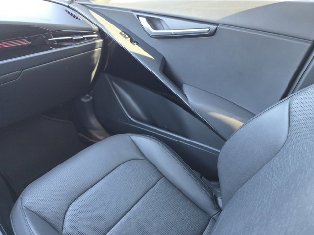 Used 2024 Kia Niro SX image 14