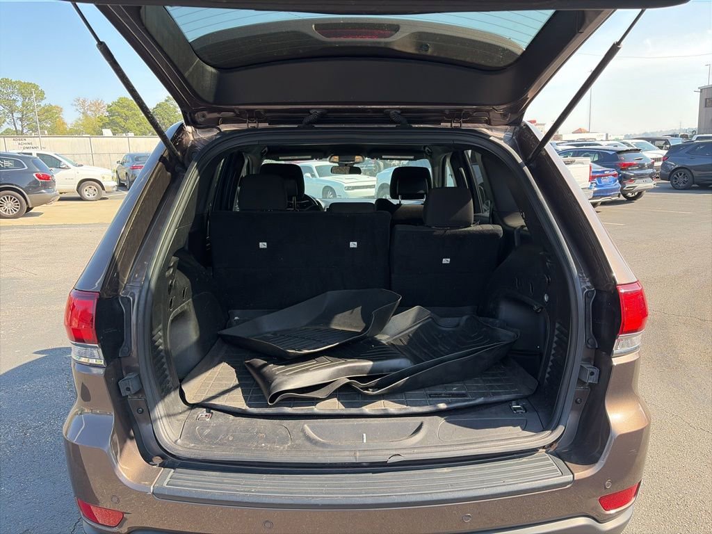 Used 2021 Jeep Grand Cherokee Laredo image 10