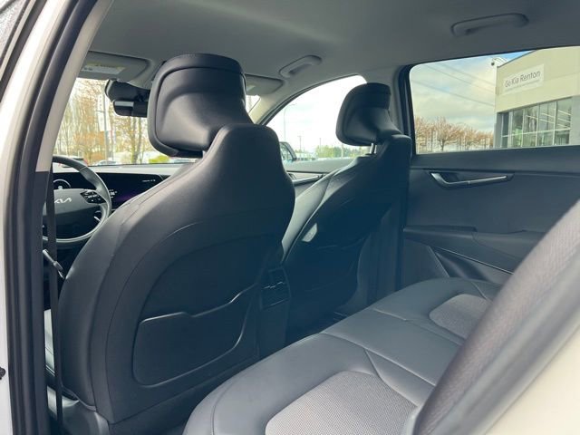 Certified 2025 Kia Niro Wind image 13