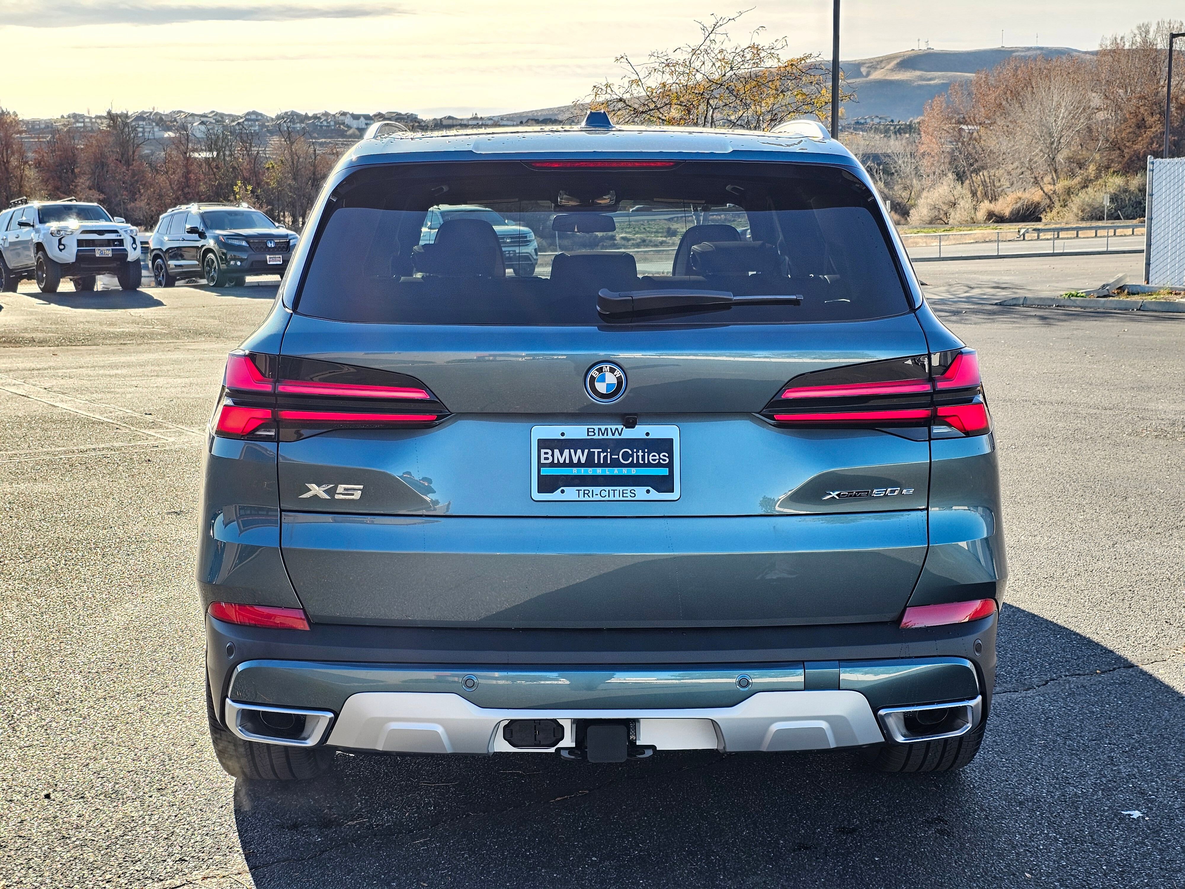 New 2026 BMW X5 xDrive50e image 5