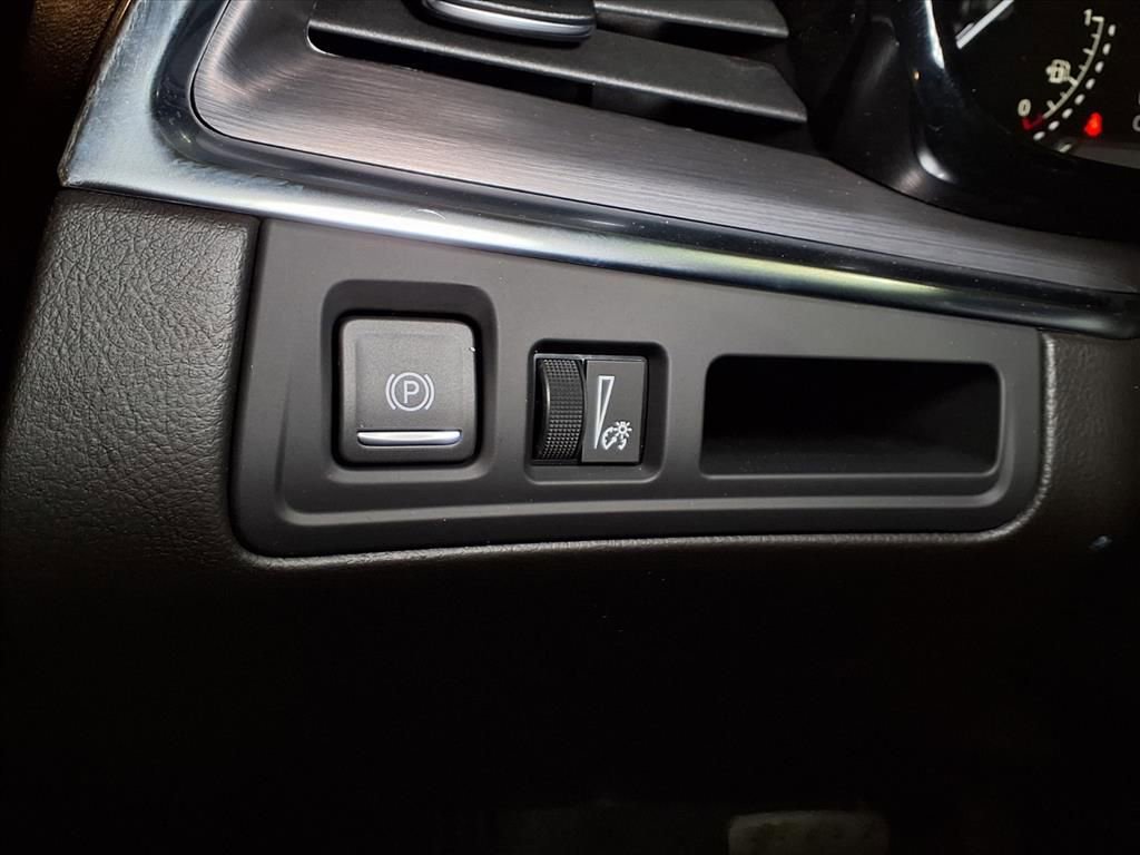 New 2026 Cadillac XT5 Luxury image 16