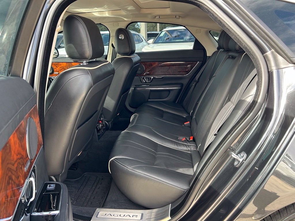 Used 2018 Jaguar XJ R-Sport RWD image 52