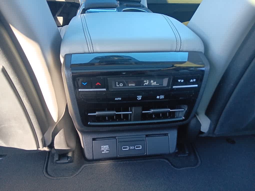 Used 2024 Acura MDX SH-AWD w/ Technology Package image 15