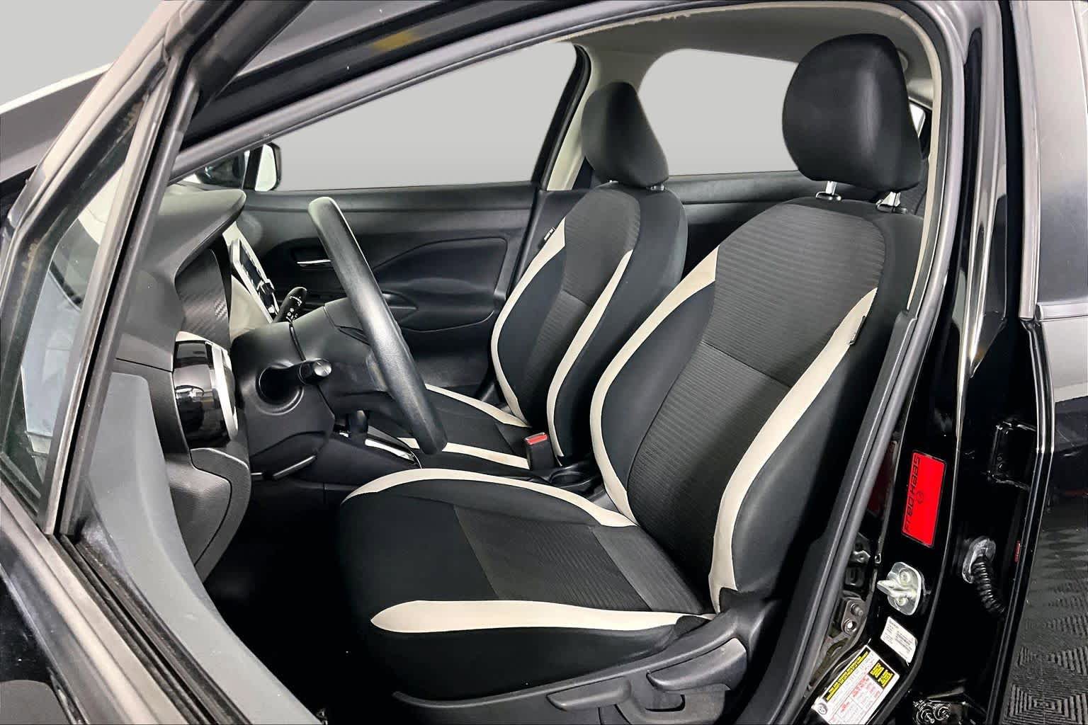 Used 2021 Nissan Versa SV FWD image 8