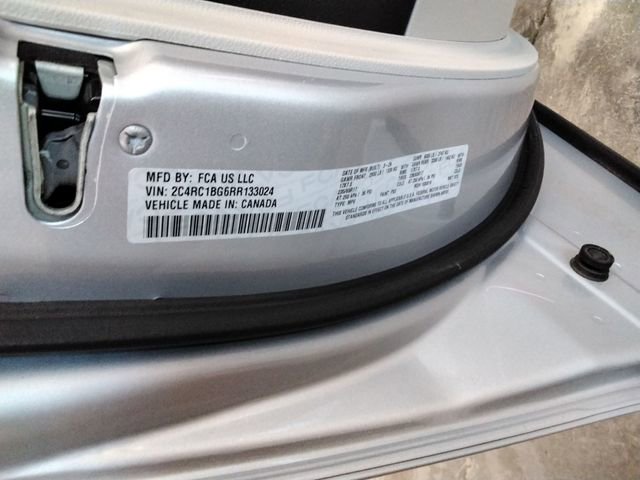 Used 2024 Chrysler Pacifica Touring-L image 13