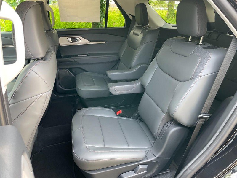 New 2025 Ford Explorer Active w/ Active Comfort Package image 17