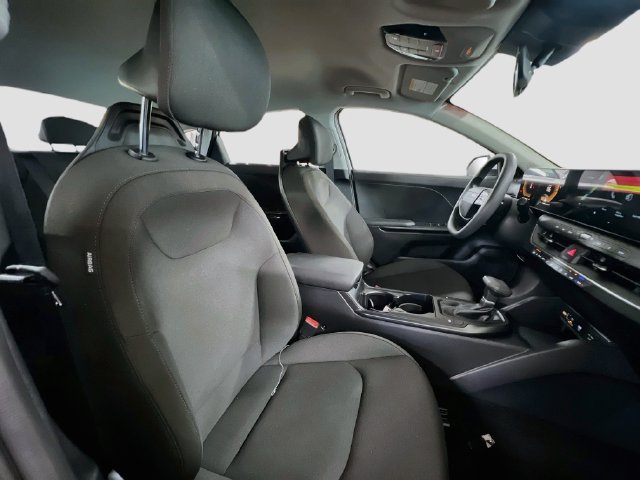 New 2026 Kia K4 FWD image 25