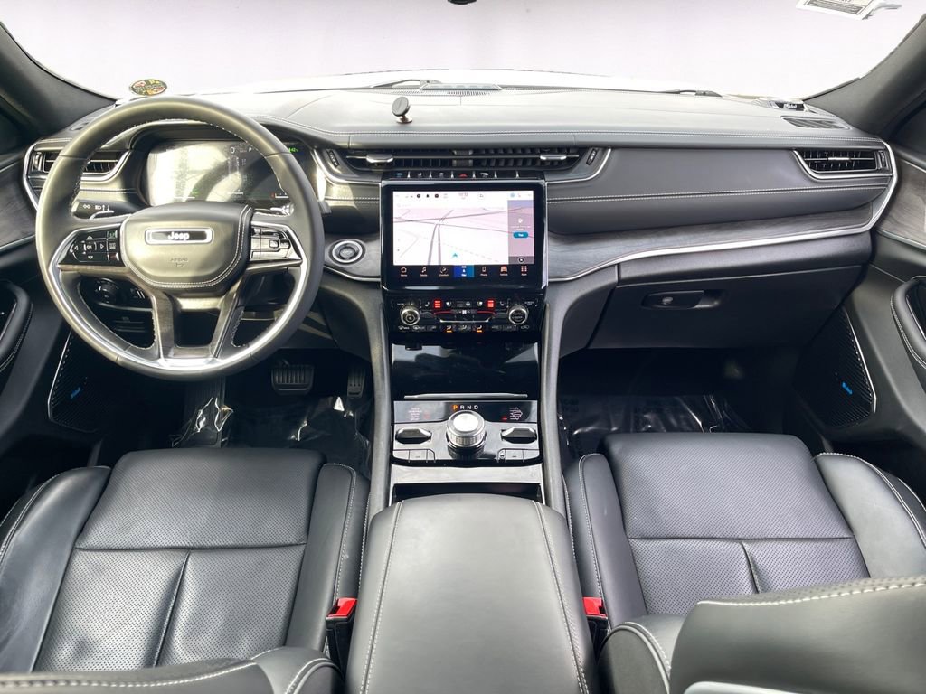 Used 2022 Jeep Grand Cherokee Overland w/ Luxury Tech Group IV image 11