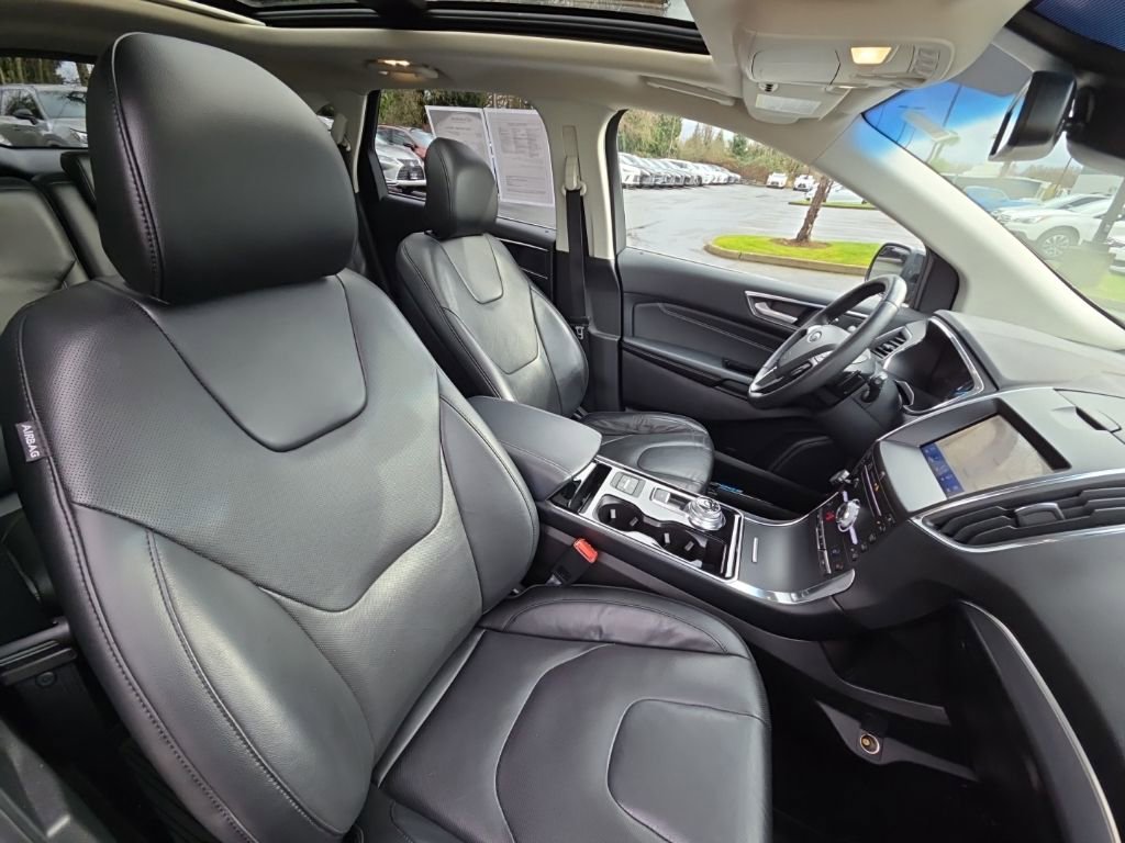 Used 2019 Ford Edge Titanium w/ Equipment Group 301A image 21