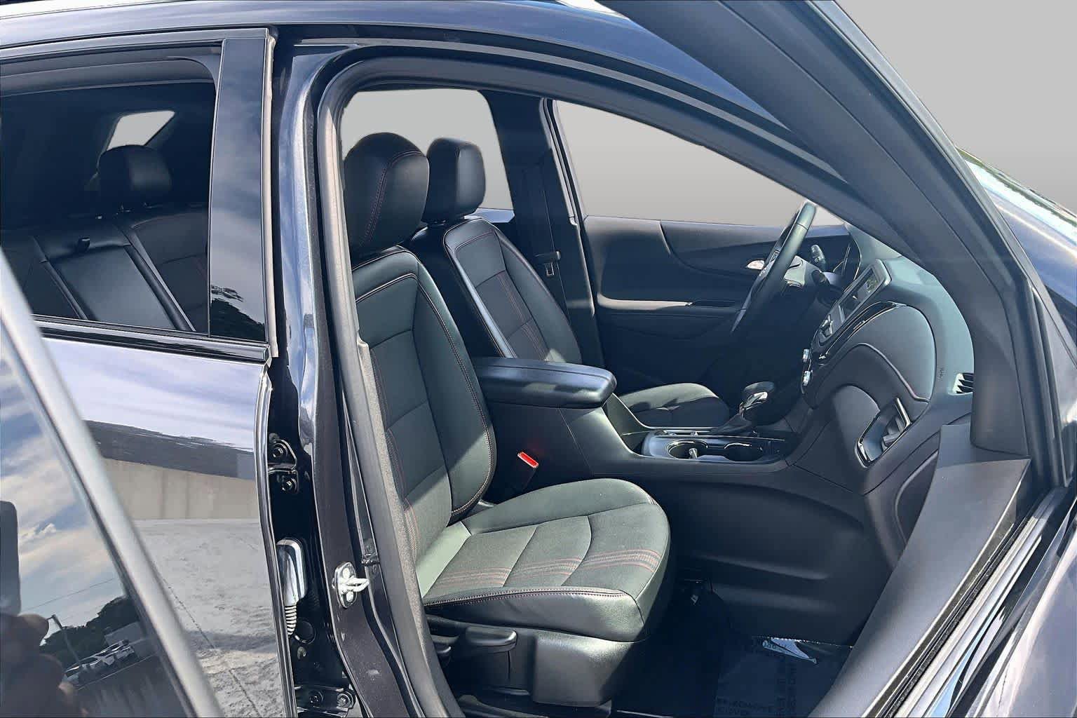 Used 2023 Chevrolet Equinox RS FWD image 8