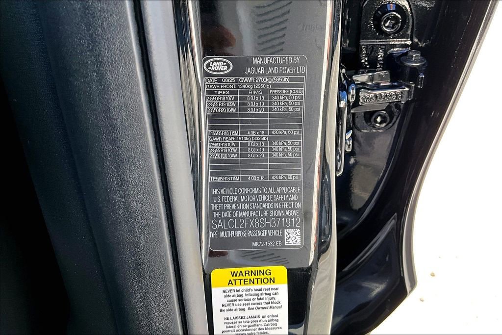 New 2025 Land Rover Discovery Sport Dynamic SE image 8