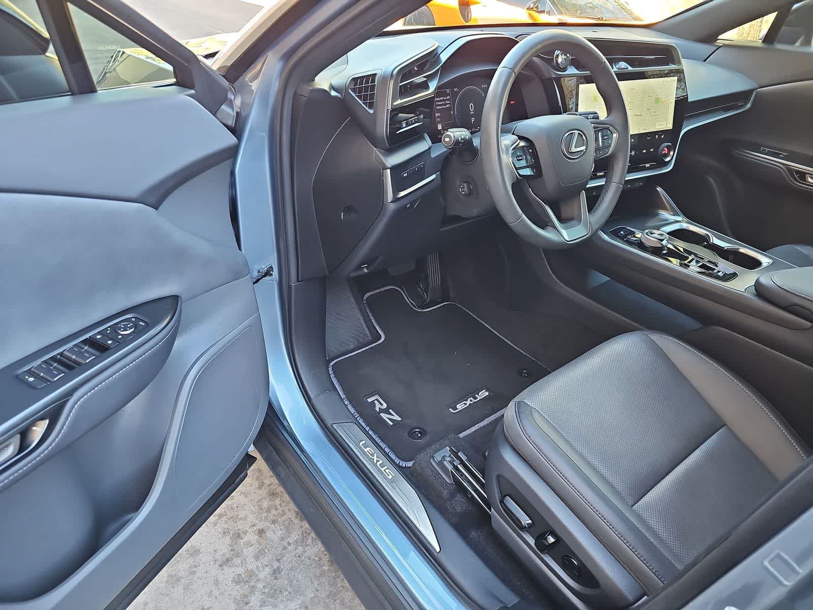 Used 2025 Lexus RZ 300e FWD image 10