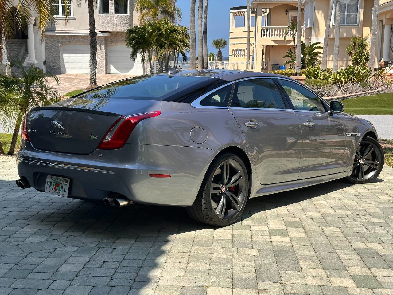 Used 2014 Jaguar XJ R LWB image 5